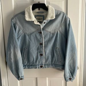 Ashley-Vintage Charm Denim Jacket w/ Sherpa Lining